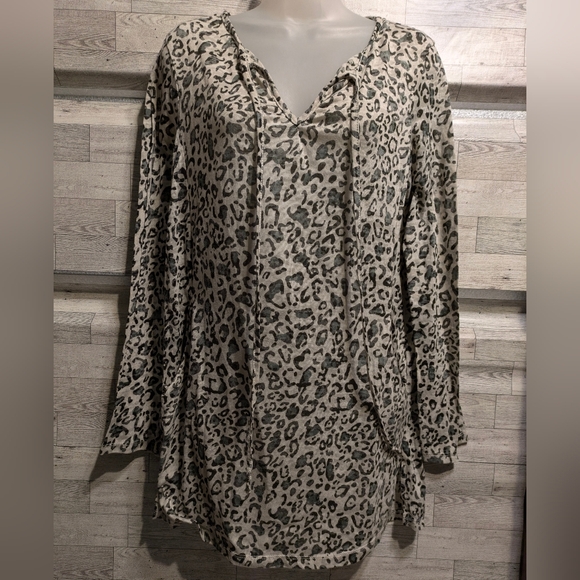 Catalina Tops - Catalina Black and White Animal Print Top